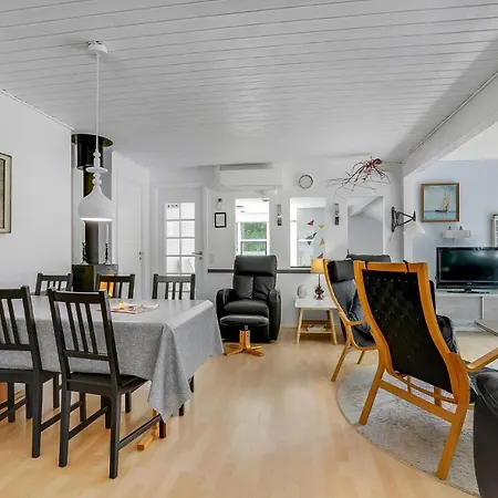 Lovely In With Swimming Pool Holiday home Oksbol (Syddanmark)