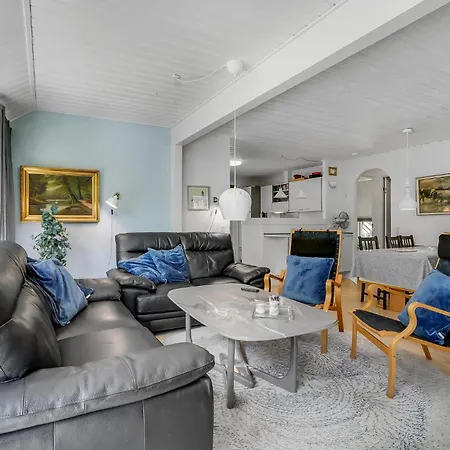 Holiday home Pet Friendly In With Sauna